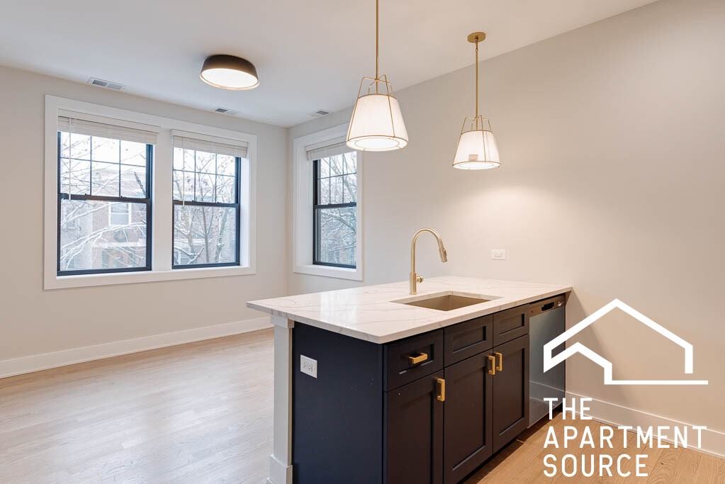 4405 N Seeley Ave #2F - Photo 3 of 11