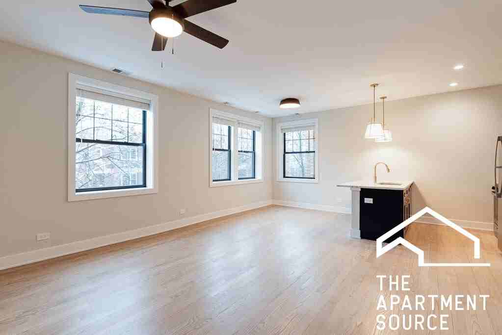 4405 N Seeley Ave #2F - Photo 5 of 11