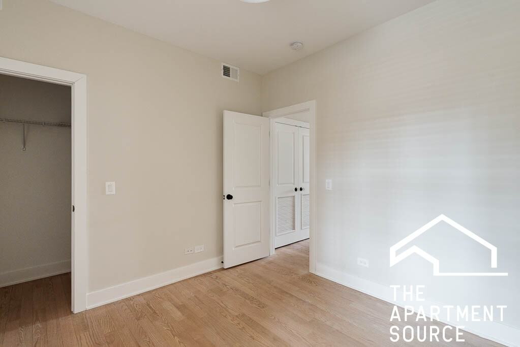 4405 N Seeley Ave #2F - Photo 7 of 11
