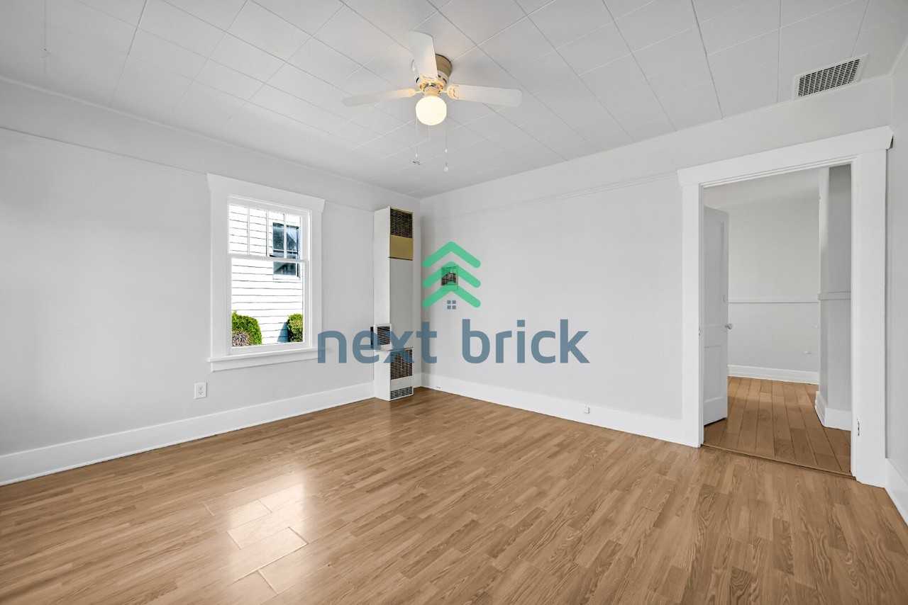 112 Wells Ave S - Photo 7 of 17