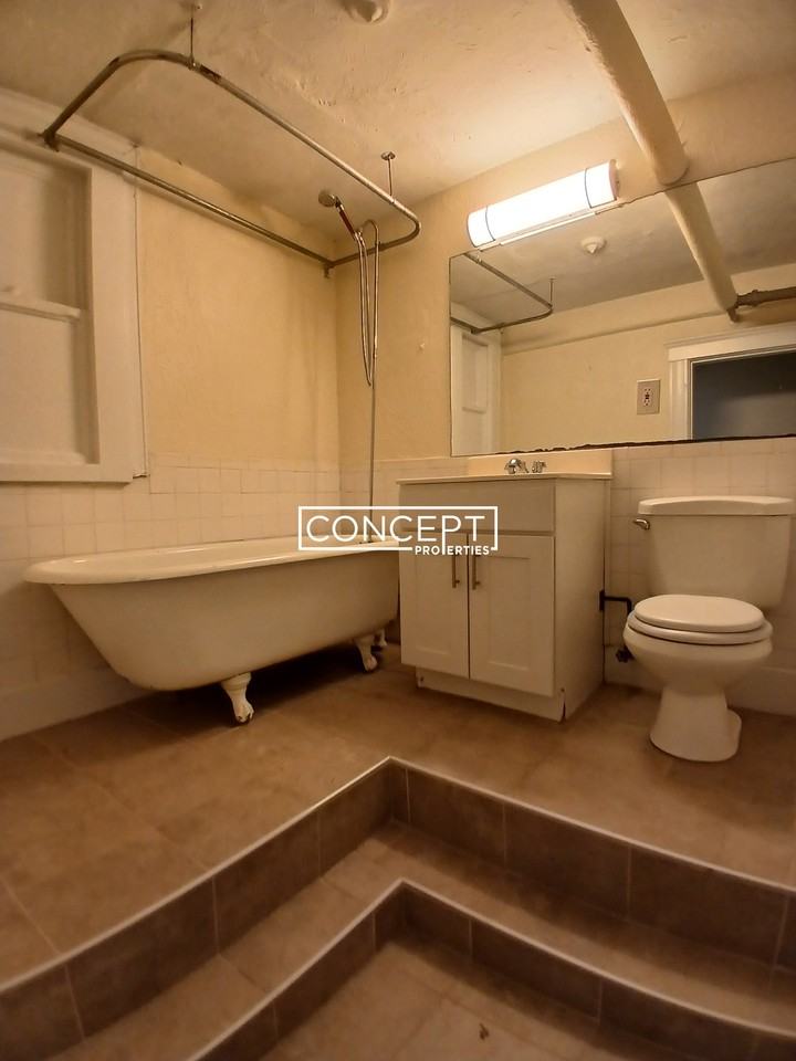 17 Barrows St #B - Photo 5 of 8
