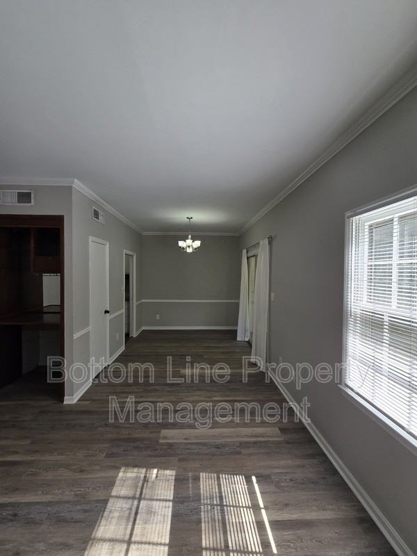 5949 Quail Hollow Rd #D - Photo 7 of 33