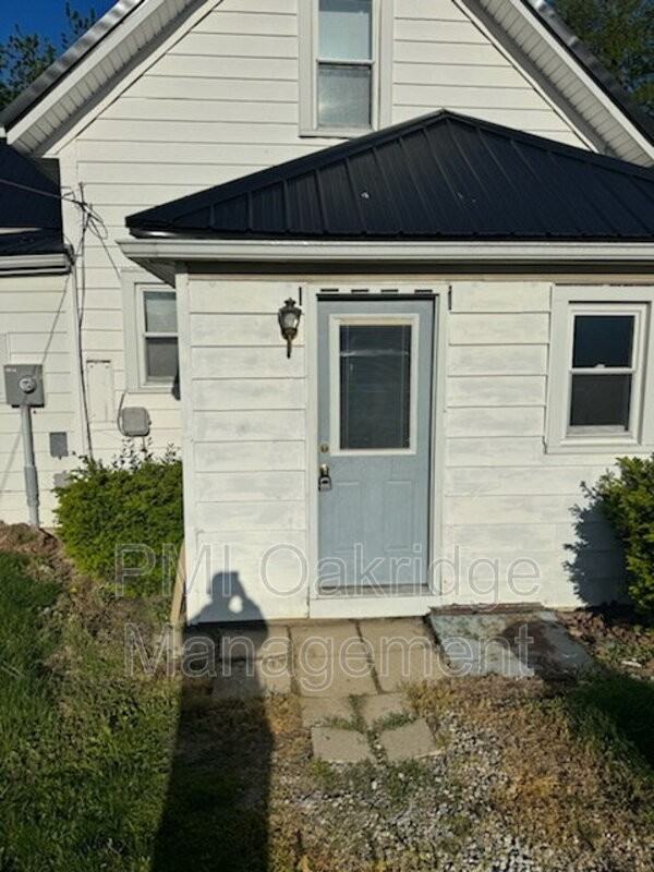 122 S Frankfort St - Photo 2 of 7