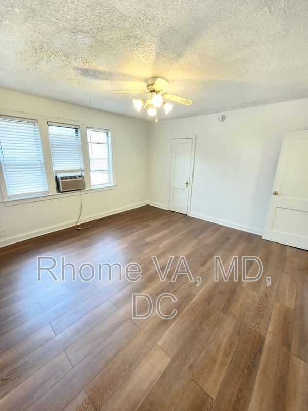515 Franklin St Ne #4 - Photo 4 of 14