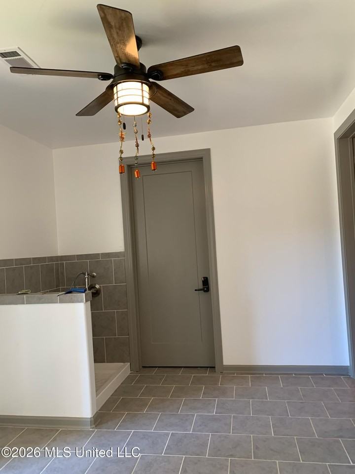 250 Dave Brown Rd - Photo 4 of 20