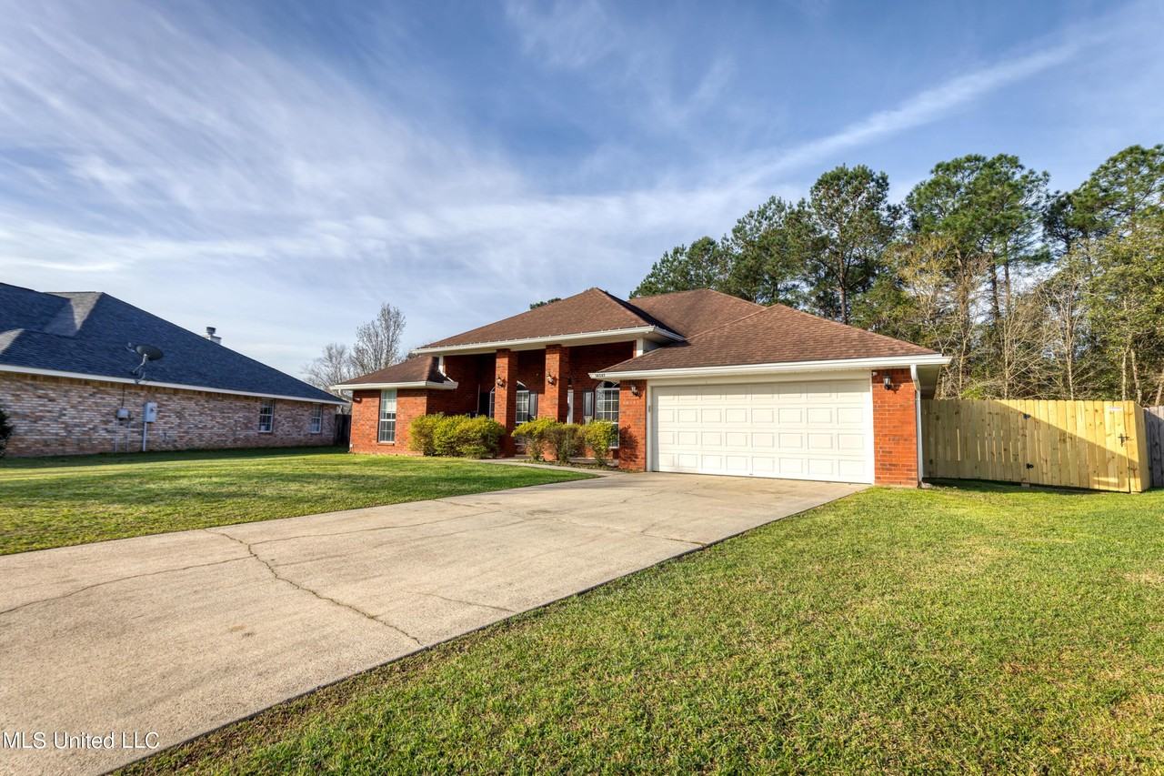 14347 Atwood Cv - Photo 2 of 27
