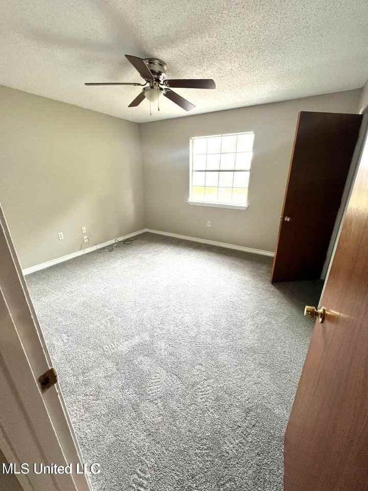 5596A Daugherty Rd - Photo 3 of 11