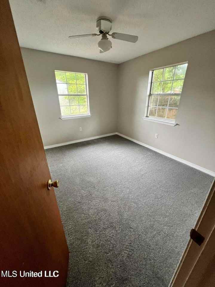 5596A Daugherty Rd - Photo 5 of 11