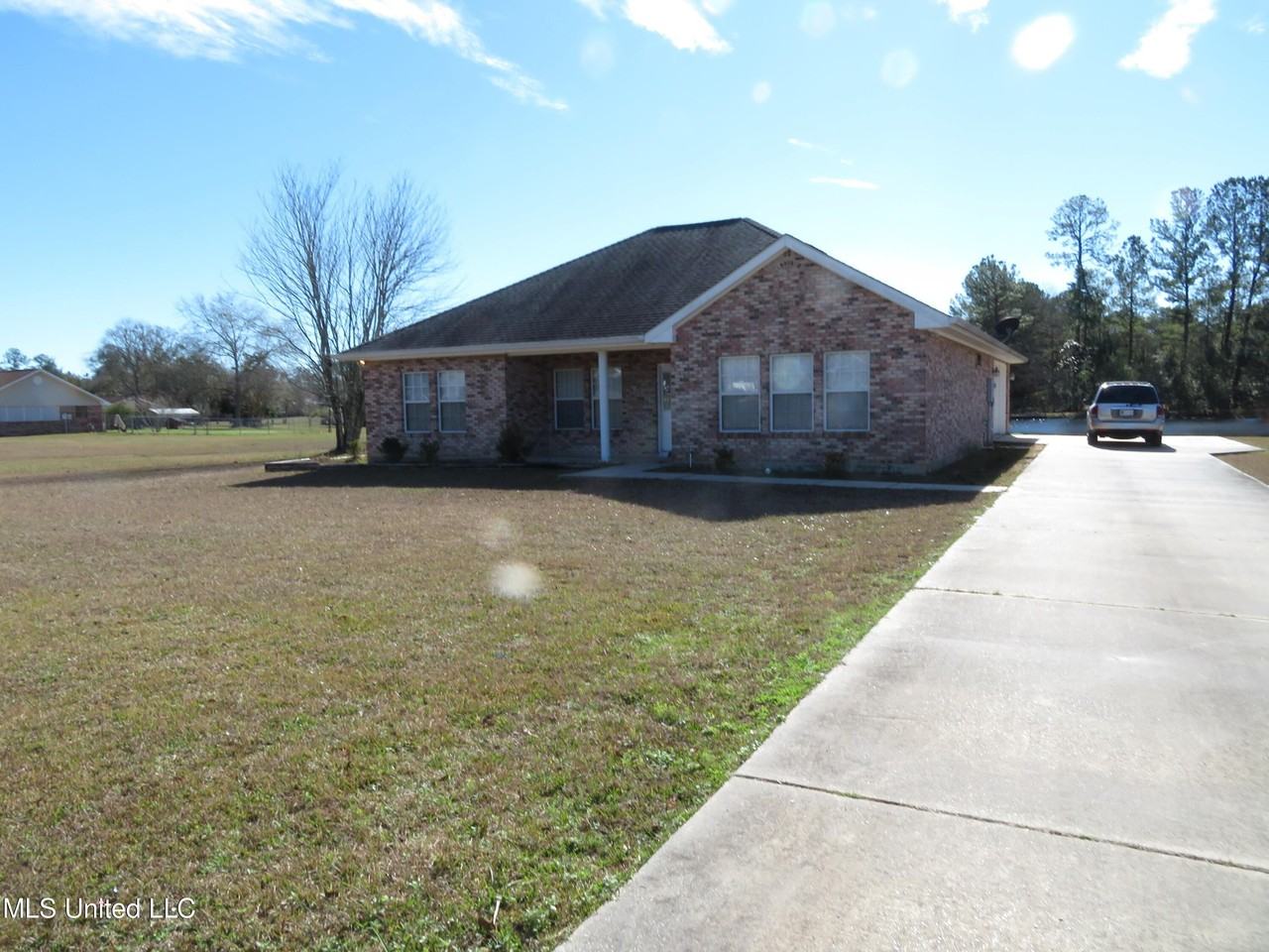 13415 John Clark Rd - Photo 4 of 20
