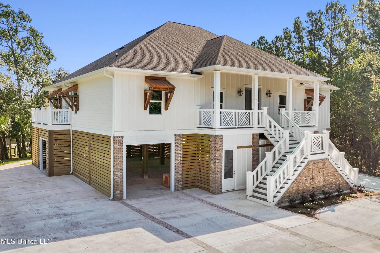 1180 Iola Rd - Photo 3 of 50