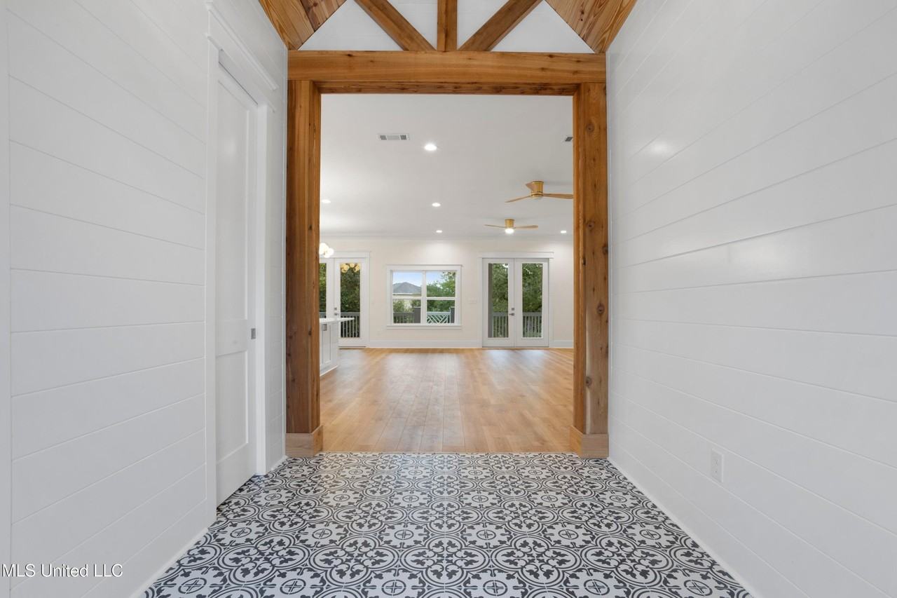 1180 Iola Rd - Photo 7 of 50