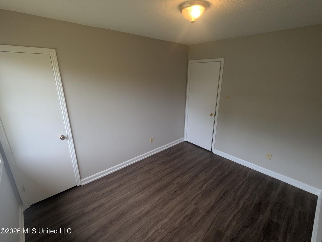 1699 Whitehead Dr - Photo 5 of 9