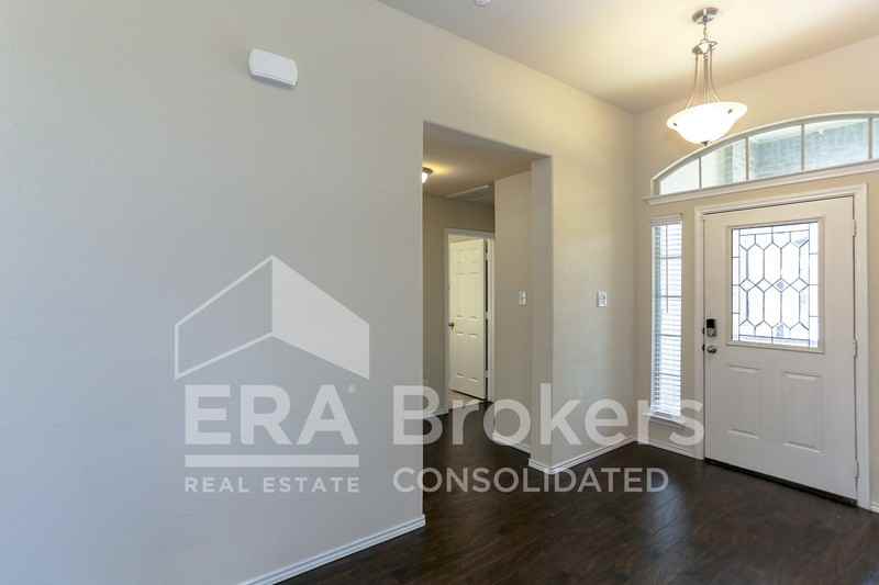 1307 Stonewall Rdg - Photo 3 of 25