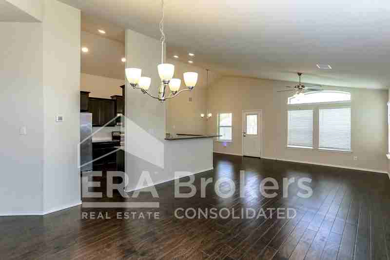 1307 Stonewall Rdg - Photo 5 of 25