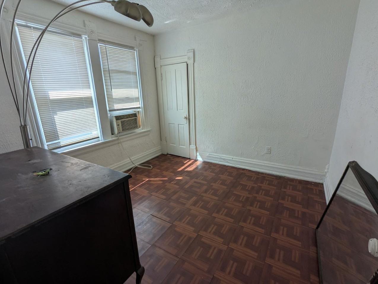 1048 Norwood Ave - Photo 6 of 10