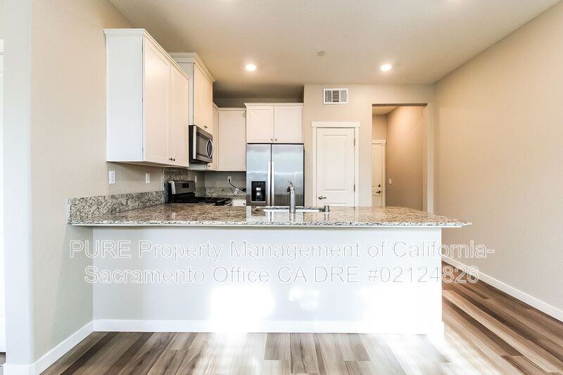 4062 Southampton St - Photo 3 of 24