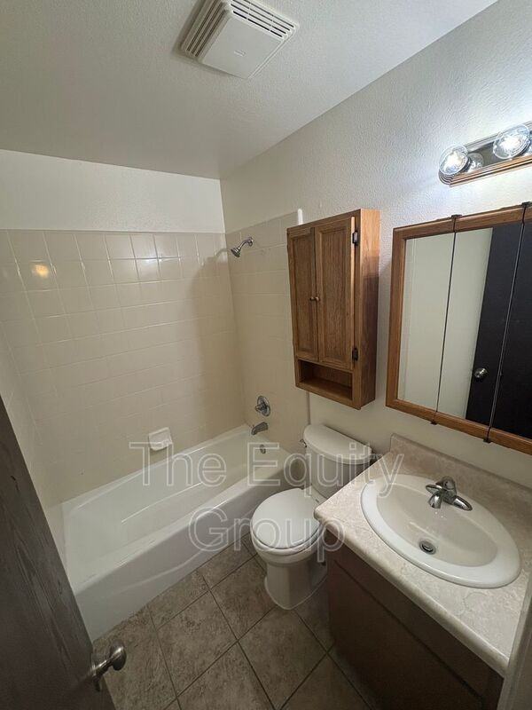 512 Kaweah St #A - Photo 2 of 18