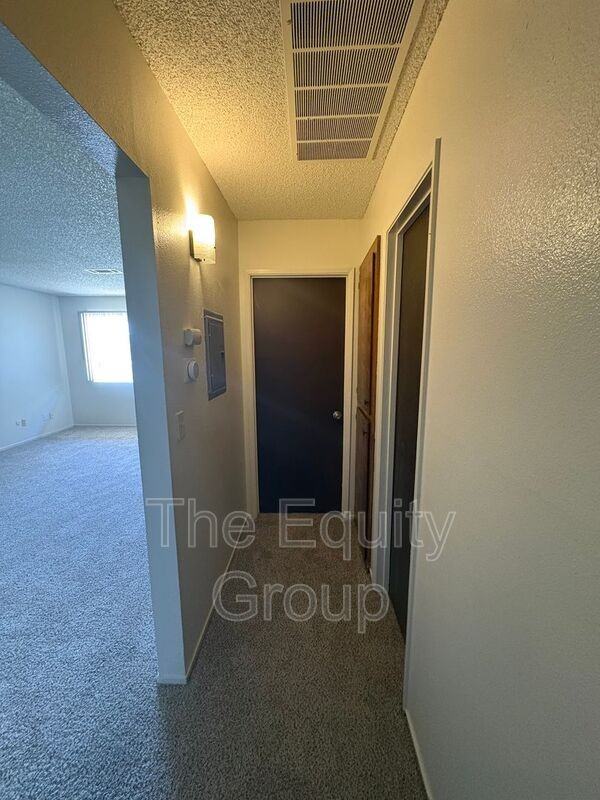 512 Kaweah St #A - Photo 3 of 18