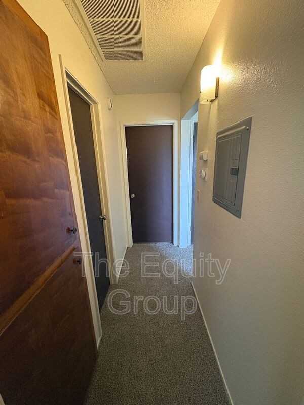 512 Kaweah St #A - Photo 4 of 18