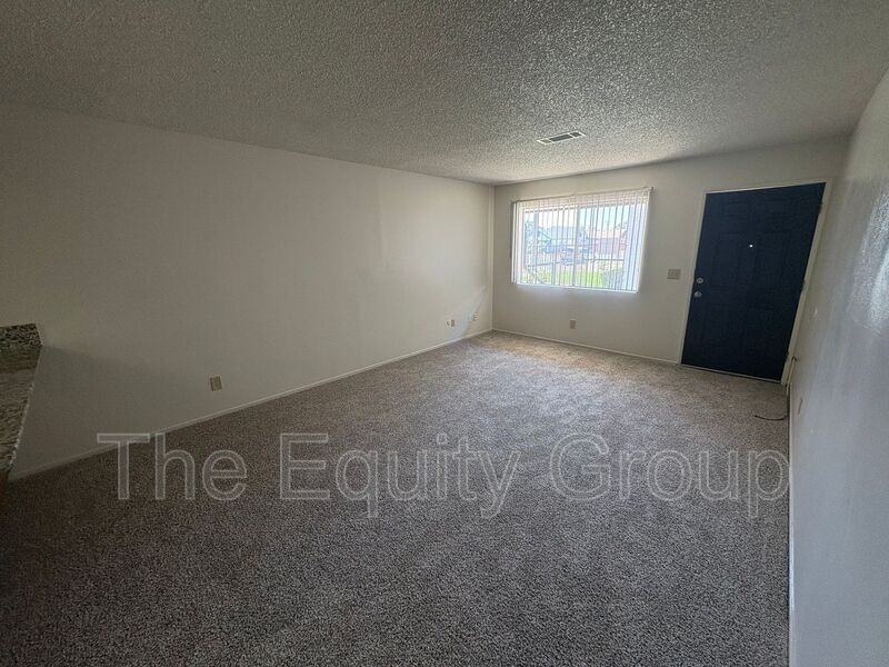512 Kaweah St #A - Photo 5 of 18