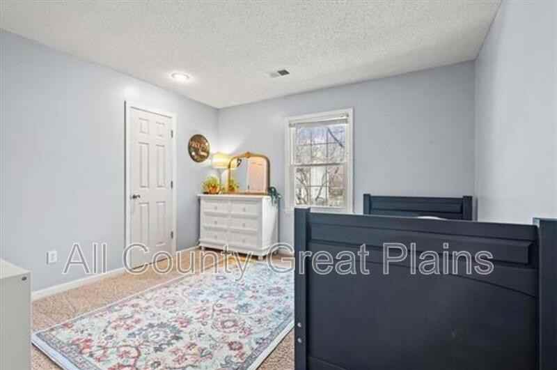 11506 W 117th Ter - Photo 3 of 24