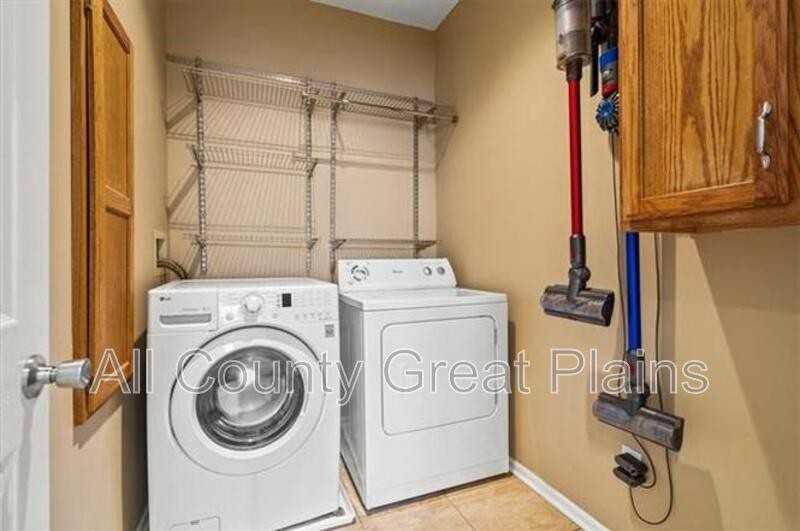 11506 W 117th Ter - Photo 4 of 24