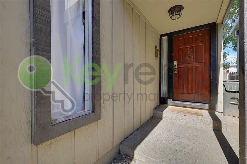 620 17th St - Photo 2 of 20