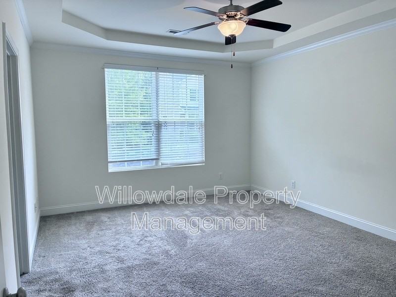 100 Spring Pine Ln - Photo 7 of 26