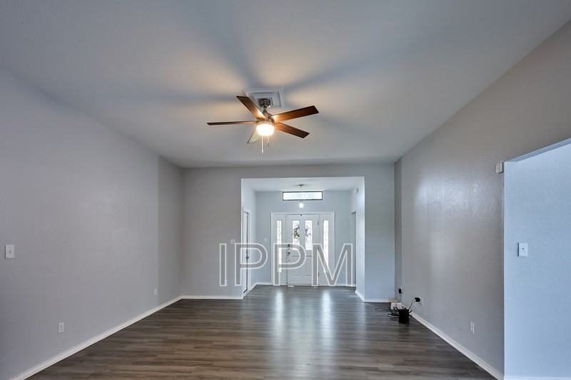 1813 Lazy Lake Dr - Photo 2 of 27