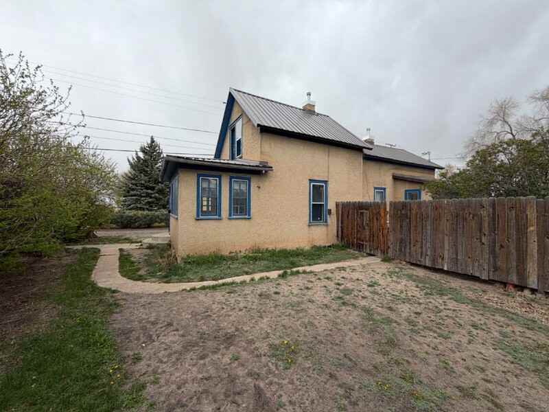 511 E Fremont St - Photo 2 of 16