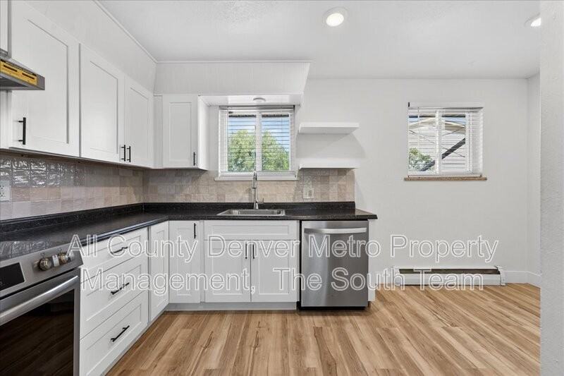 9050 Elm Ct - Photo 2 of 21