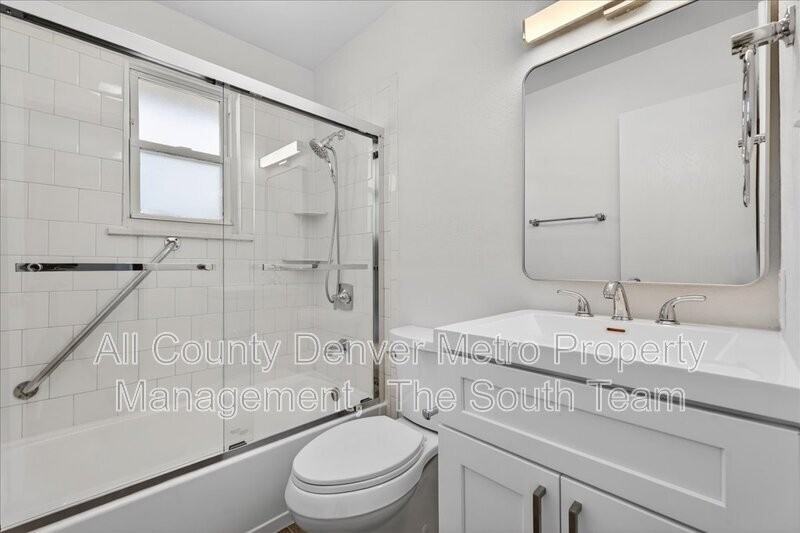 9050 Elm Ct - Photo 7 of 21