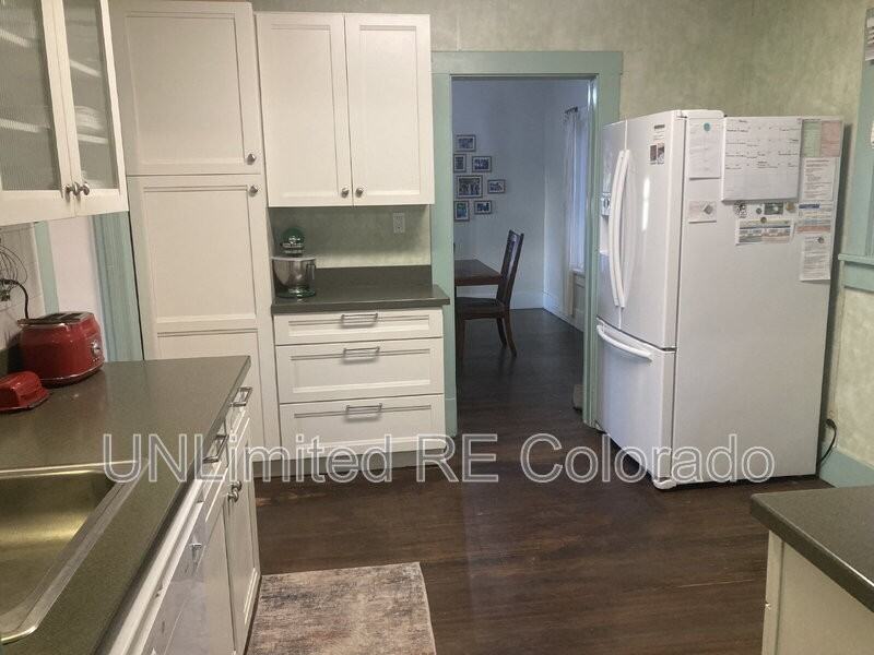 410 Comanche St - Photo 3 of 16