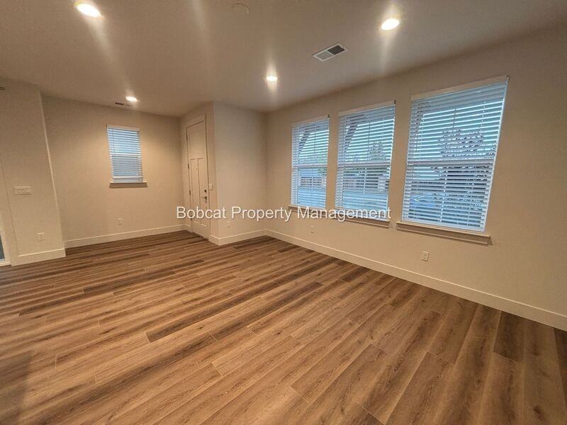 1150 Little Ln - Photo 3 of 36