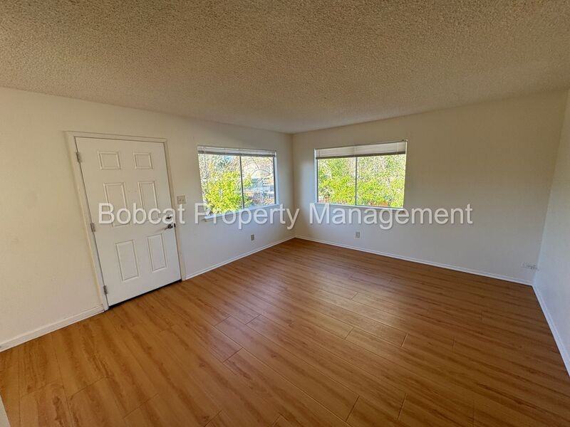 1501 N Edmonds Dr - Photo 3 of 16