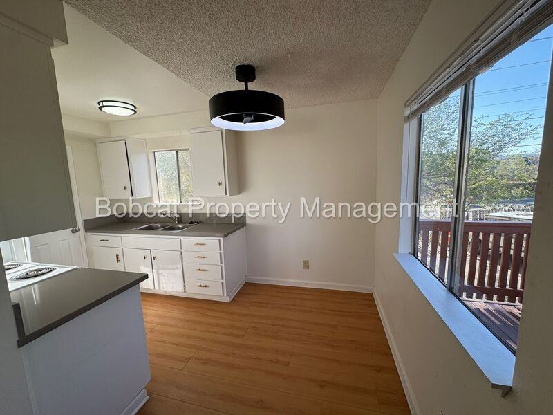 1501 N Edmonds Dr - Photo 4 of 16