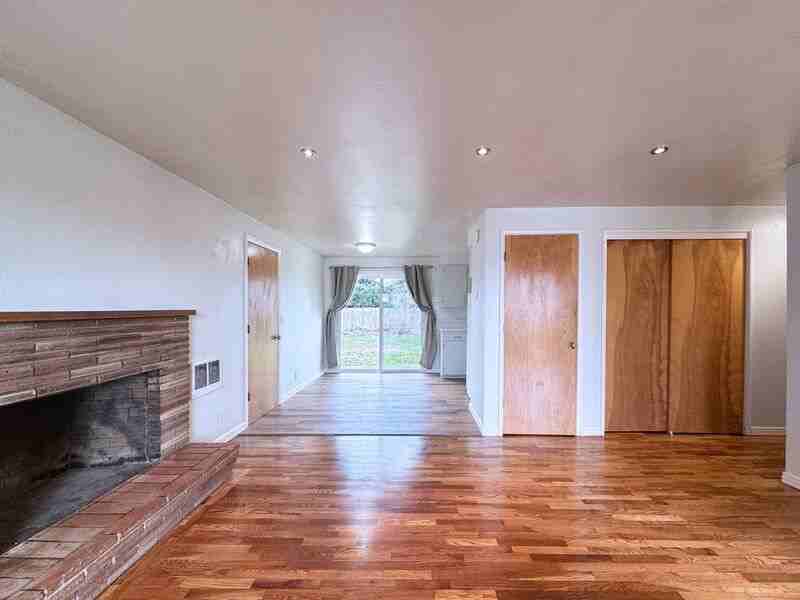 1161 N Park Ave - Photo 3 of 28