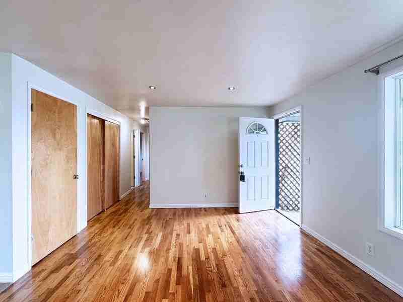 1161 N Park Ave - Photo 4 of 28