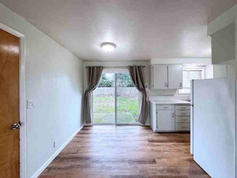 1161 N Park Ave - Photo 6 of 28