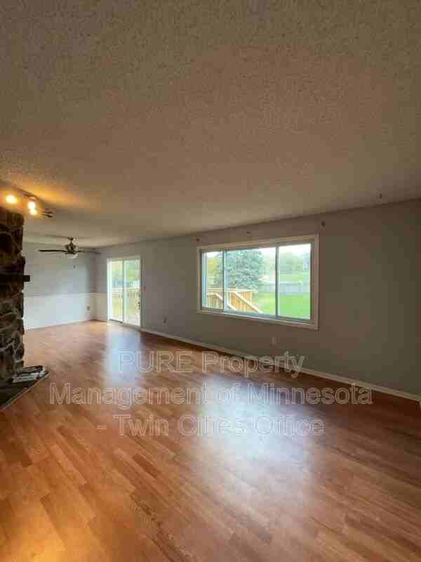 12959 Grouse St Nw - Photo 4 of 21