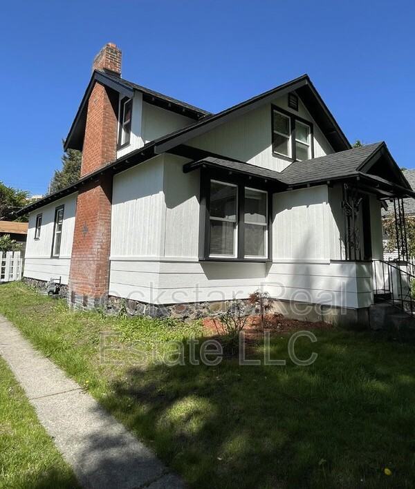 214 W Euclid Ave - Photo 3 of 42