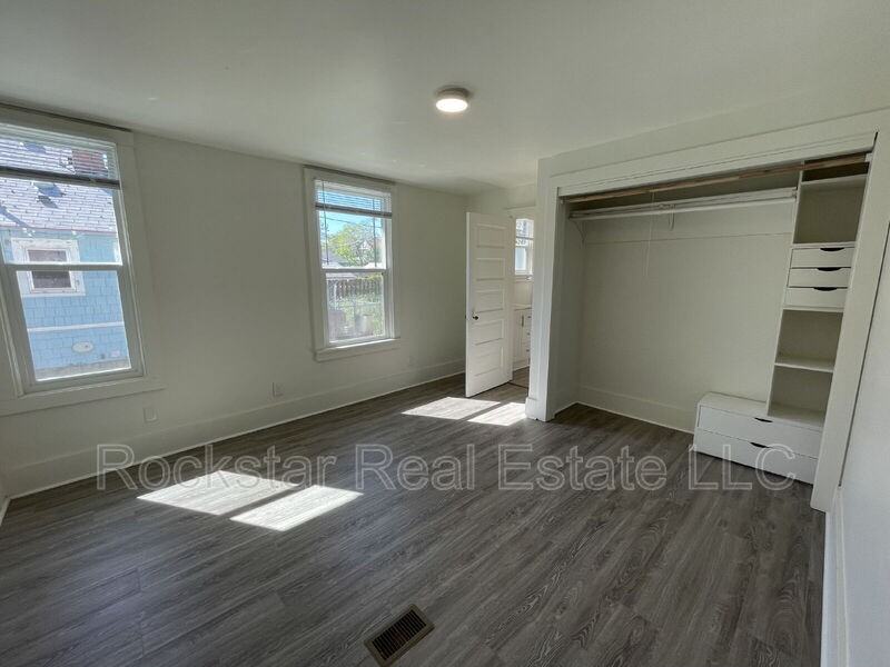 214 W Euclid Ave - Photo 7 of 42
