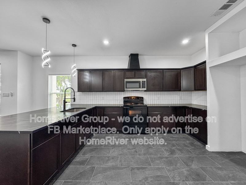 2041B Midlake Ln - Photo 3 of 19