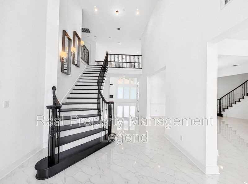 809 Jamestown Ln - Photo 3 of 50