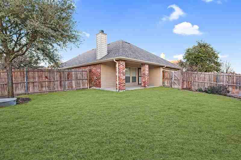 5925 Silver Buckle Dr - Photo 5 of 42