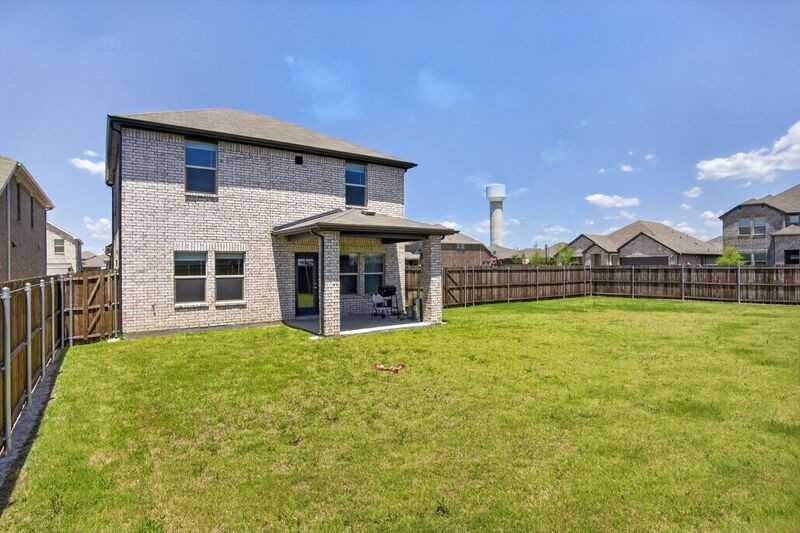 803 Russell Dr - Photo 4 of 41