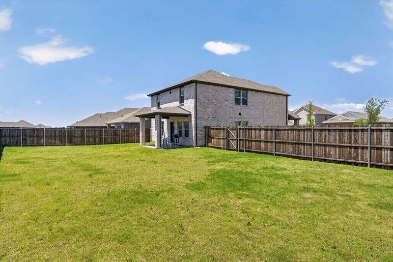 803 Russell Dr - Photo 5 of 41