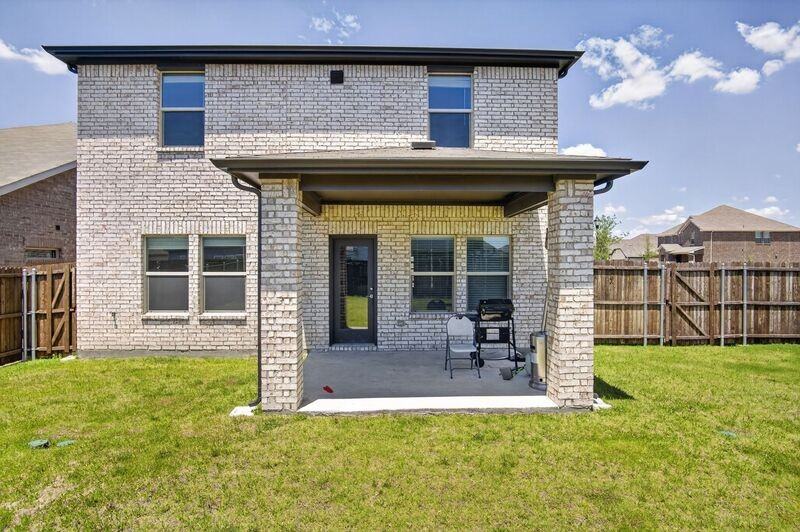 803 Russell Dr - Photo 6 of 41
