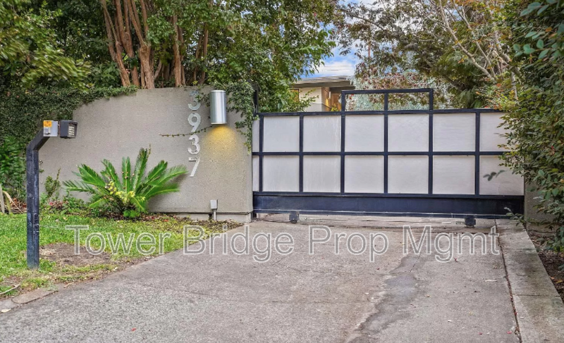 3937 Orangewood Dr - Photo 4 of 50