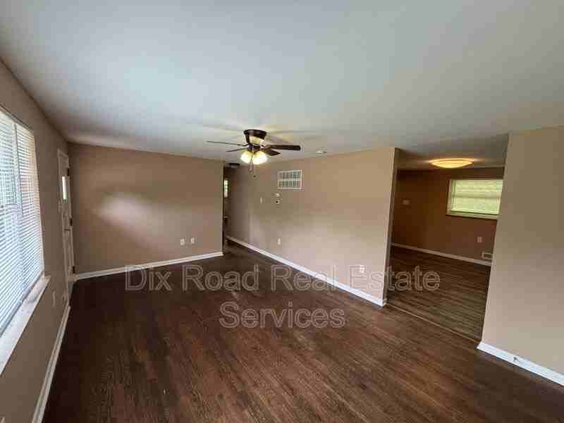 580 Grandin Ave - Photo 5 of 25